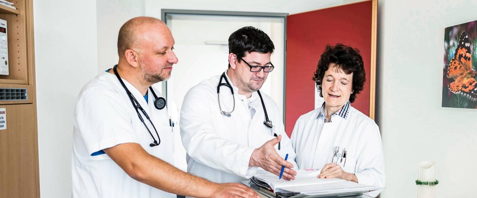 Medizinisches Personal im Gespräch