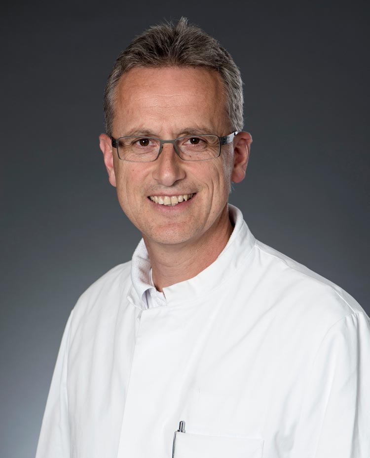 Porträt: Prof. Dr. Leonhard Mohr, Chefarzt